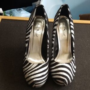 Anne Michelle 4in size 8 heel